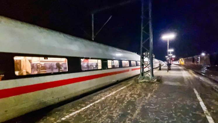 ICE 947 of the railroad has to travel via Paderborn to Berlin Various defects on the trains and the track The ICE 947 has to travel from Cologne and Düsseldorf via Paderborn, Hanover to Berlin in the evening Delay of over