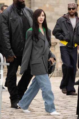 PFW Loewe Outside Arrivals NB Giselle arrived at the Loewe Womenswear Fall Winter 2026-2027 show as part of Paris Fashion Week on March 06, 2026 in Paris, France. Photo by Nasser Berzane ABACAPRESS.COM Paris France  Copyright: xBerzanexNasser ABACAx