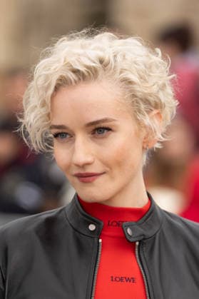PFW Loewe Outside Arrivals NB Julia Garner arrived at the Loewe Womenswear Fall Winter 2026-2027 show as part of Paris Fashion Week on March 06, 2026 in Paris, France. Photo by Nasser Berzane ABACAPRESS.COM Paris France  Copyright: xBerzanexNasser ABACAx