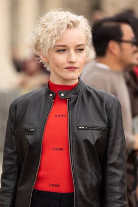 PFW Loewe Outside Arrivals NB Julia Garner arrived at the Loewe Womenswear Fall Winter 2026-2027 show as part of Paris Fashion Week on March 06, 2026 in Paris, France. Photo by Nasser Berzane ABACAPRESS.COM Paris France  Copyright: xBerzanexNasser ABACAx