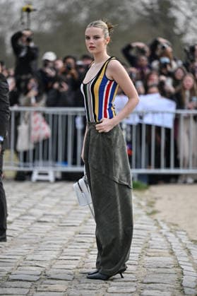 PFW Loewe Outside Arrivals Guest arriving at the Loewe show during Fashion Week in Paris, France on March 6, 2026. Photo by Julien Reynaud APS-Medias ABACAPRESS.COM Paris France  Copyright: xReynaudxJulien APS-Medias ABACAx