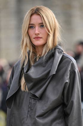 PFW Loewe Outside Arrivals Sarah Pidgeon arriving at the Loewe show during Fashion Week in Paris, France on March 6, 2026. Photo by Julien Reynaud APS-Medias ABACAPRESS.COM Paris France  Copyright: xReynaudxJulien APS-Medias ABACAx