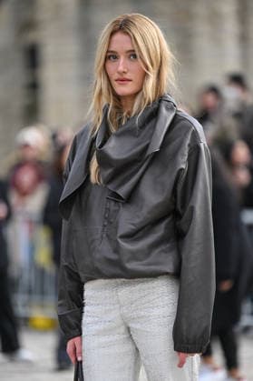 PFW Loewe Outside Arrivals Sarah Pidgeon arriving at the Loewe show during Fashion Week in Paris, France on March 6, 2026. Photo by Julien Reynaud APS-Medias ABACAPRESS.COM Paris France  Copyright: xReynaudxJulien APS-Medias ABACAx