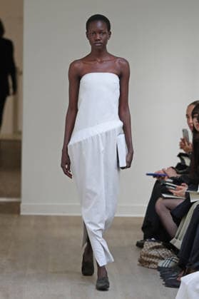 PFW - Ruohan Runway A model walks the runway during the Ruohan Womenswear Fall Winter 2026-2027 show as part of Paris Fashion Week on March 6, 2026 in Paris, France. Photo by Alain Gil Gonzalez ABACAPRESS.COM Paris France  Copyright: xGonzalezxAlain-Gil ABACAx