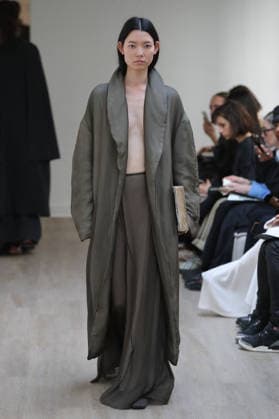 PFW - Ruohan Runway A model walks the runway during the Ruohan Womenswear Fall Winter 2026-2027 show as part of Paris Fashion Week on March 6, 2026 in Paris, France. Photo by Alain Gil Gonzalez ABACAPRESS.COM Paris France  Copyright: xGonzalezxAlain-Gil ABACAx