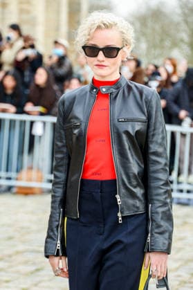 Julia Garner at the Arrivals at the Loewe Womenswear Collection Prêt à Porter Automne Hiver 2026 2027 show as part of Paris Fashion Week PFW sur lesplanade du Château de Vincennes, à Paris, France, le 6 mars 2026 Denis Guignebourg Bestimage Arrivals at the Loewe Womenswear Fall Winter 2026 2027 show as part of Paris Fashion Week on March 06, 2026 in Paris, France Paris France  Copyright: xDenisxGuignebourgx xBestimagexDenisxGuignebourgx xBestimagex