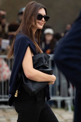 Emily Ratajkowski at the arrivals at the Loewe Womenswear Collection Prêt à Porter Automne Hiver 2026 2027 show as part of Paris Fashion Week PFW on the esplanade du Château de Vincennes, Paris, France, March 06, 2026 Thibault Duboucher Bestimage Arrivals at the Loewe Womenswear Fall Winter 2026 2027 show as part of Paris Fashion Week on March 06, 2026 in Paris, France Paris France  Copyright: xThibaultxDuboucherx xBestimagexThibaultxDuboucherx xBestimagex