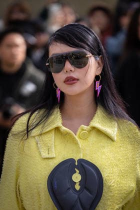 Guest Celebrities at Loewe Collection Femme Prêt à Porter Automne Hiver 2026 2027 fashion show during Paris Fashion Week, on March 6th, 2026 Florian Lavielle Bestimage Celebrities at Loewe Ready to Wear Fall Winter 2026 2027 Women Collection fashion show, during Paris Fashion Week, on March 6th, 2026 Paris France  Copyright: xFlorianxLaviellex xBestimagexFlorianxLaviellex xBestimagex