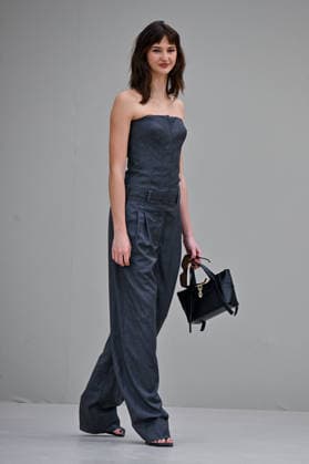 PFW Givenchy Outside Arrivals Mia Regan arriving at the Givenchy show during Fashion Week in Paris, France on March 6, 2026. Photo by Julien Reynaud APS-Medias ABACAPRESS.COM Paris France  Copyright: xReynaudxJulien APS-Medias ABACAx