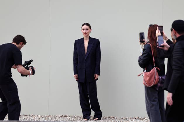 ArrivÃ es au dÃ file Givenchy Collection Femme PrÃªt-Ã -Porter Automne Hiver 2026-2027 lors de la Fashion Week de Paris (PFW) Rooney Mara - ArrivÃ es au dÃ file Givenchy Collection Femme PrÃªt-Ã -Porter Automne Hiver 2026-2027 lors de la Fashion Week de Paris (PFW) Arrivals at Givenchy show during Paris Fashion Week - Womenswear Fall Winter 2026 2027 in Paris on March 6, 2026.  Copyright: xBertrandxVanierx