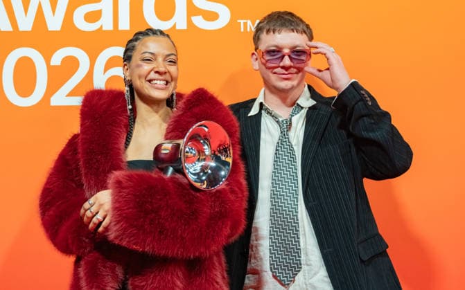 20260306 26. Verleihung des Amadeus Austrian Music Award 2026 WIEN, OESTERREICH - 06. MAERZ: Preistraegerin des 26. Amadeus Austria Music Awards 2026 in der Kategorie -FM4 Award 2026- Rapperin und Schauspielerin Nenda Neururer alias Nenda nach der Verleihung des 26. Amadeus Austria Music Awards 2026 in der MARX Halle am 06. Maerz 2026 in Wien, Oesterreich. 260306_SEPA_17_054 Copyright: xIsabellexOuvrardx SEPAxMedia
