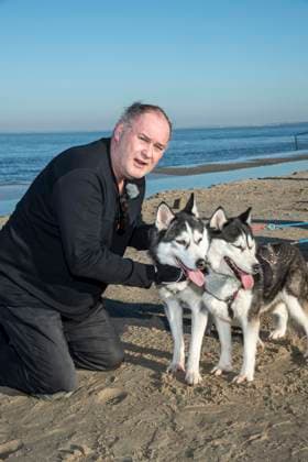 abb Walter Lehnertz with dogs on the beach at 10 years Baltic Lights 2026 celebrity charity sled dog race in favor of Welthungerhilfe at the Baltic Sea between the sea bridge Ahlbeck and the sea bridge Heringsdorf , Friday 06 03 2026 in Heringsdorf MV Germany