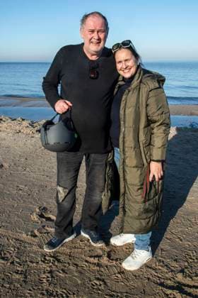 abb Walter Lehnertz and Sonja Burghausen wife Waldi as guests on the beach at 10 years Baltic Lights 2026 celebrity charity sled dog race in favor of Welthungerhilfe at the Baltic Sea between the sea bridge Ahlbeck and the sea bridge Heringsdorf , Friday 06 03 2026 in Heringsdorf MV Germany