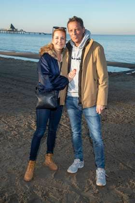 abb Sandra Sophie Trauboth and Patrick Graf von Faber Castell as guests on the beach at the 10th anniversary of Baltic Lights 2026 celebrity charity sled dog race in aid of Welthungerhilfe on the Baltic Sea between the Ahlbeck and Heringsdorf sea bridges, Friday 06 03 2026 in Heringsdorf MV Germany