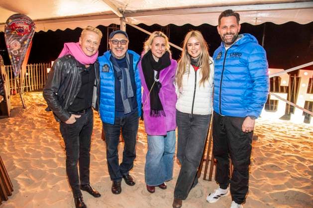 abb Roman Knizka, Wolfgang Stumph, Franziska Hippe, Nina Ensmann and Matthias Killing as guests on the beach at 10 years of Baltic Lights 2026 celebrity charity sled dog race in aid of Welthungerhilfe on the Baltic Sea between the Ahlbeck sea bridge and the Heringsdorf sea bridge , Friday 06 03 2026 in Heringsdorf MV Germany