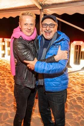 abb Roman Knizka and Wolfgang Stumph as guests on the beach at the 10th anniversary of Baltic Lights 2026 celebrity charity sled dog race in aid of Welthungerhilfe on the Baltic Sea between the Ahlbeck sea bridge and the Heringsdorf sea bridge, Friday 06 03 2026 in Heringsdorf MV Germany
