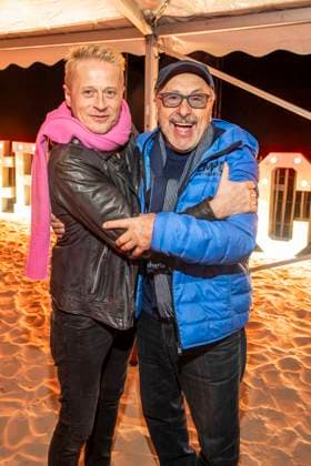 abb Roman Knizka and Wolfgang Stumph as guests on the beach at the 10th anniversary of Baltic Lights 2026 celebrity charity sled dog race in aid of Welthungerhilfe on the Baltic Sea between the Ahlbeck sea bridge and the Heringsdorf sea bridge, Friday 06 03 2026 in Heringsdorf MV Germany
