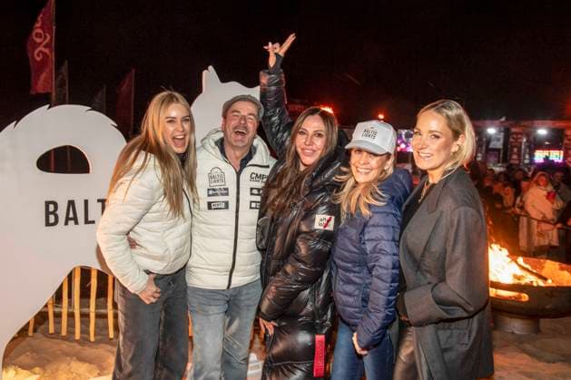 abb Nina Ensmann, Till Demtroeder, Simone Thomalla, Anja Lanaeus and Janine Kunze as guests on the beach at 10 years of Baltic Lights 2026 celebrity charity sled dog race in aid of Welthungerhilfe on the Baltic Sea between the Ahlbeck sea bridge and the Heringsdorf sea bridge , Friday 06 03 2026 in Heringsdorf MV Germany