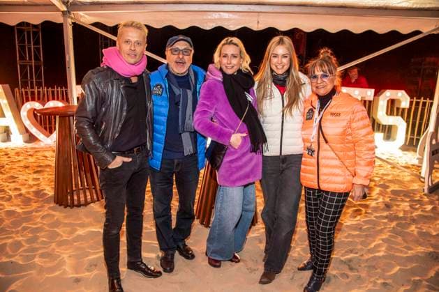 abb Roman Knizka, Franziska Hippe, Nina Ensmann, Wolfgang Stumph and Christine Stumph as guests on the beach at 10 years of Baltic Lights 2026 celebrity charity sled dog race in aid of Welthungerhilfe on the Baltic Sea between the Ahlbeck sea bridge and the Heringsdorf sea bridge , Friday 06 03 2026 in Heringsdorf MV Germany