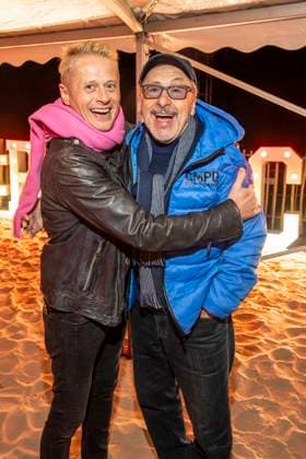 abb Roman Knizka and Wolfgang Stumph as guests on the beach at the 10th anniversary of Baltic Lights 2026 celebrity charity sled dog race in aid of Welthungerhilfe on the Baltic Sea between the Ahlbeck sea bridge and the Heringsdorf sea bridge, Friday 06 03 2026 in Heringsdorf MV Germany
