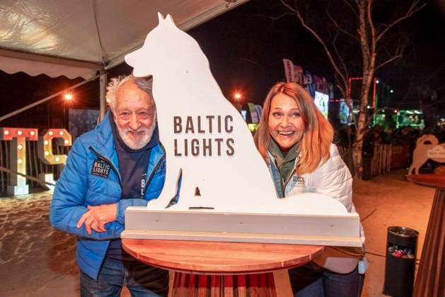 abb Dieter Hallervorden and Mrs. Christiane Zander as guests on the beach at 10 years Baltic Lights 2026 celebrity charity sled dog race in favor of Welthungerhilfe at the Baltic Sea between the sea bridge Ahlbeck and the sea bridge Heringsdorf , Friday 06 03 2026 in Heringsdorf MV Germany