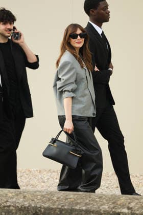 Paris Fashion Week People au defile Givenchy arrive au Défilé Givenchy Femme Automne Hiver 2026 2027 lors de la Fashion Week de Paris, 6 mars 2026 attends the Givenchy Womenswear Fall Winter 2026 2027 show as part of Paris Fashion Week on March 06, 2026 in Paris, France 453818 2026 03 06 France Olsen, Elizabeth  Copyright: xIvankaxVoisinx xStarfacex STAR_453818_001