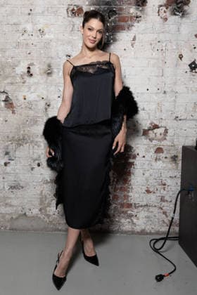 Iris Mittenaere at the photocall at the Vaillant Womenswear Collection Prêt à Porter Automne Hiver 2026 2027 show as part of Paris Fashion Week PFW at Palais de Tokyo, Paris, France, March 06, 2026 Julien Sarkissian Bestimage Photocall at the Vaillant Womenswear Fall Winter 2026 2027 show as part of Paris Fashion Week on March 06, 2026 in Paris, France Paris France  Copyright: xJulienxSarkissianx xBestimagexJulienxSarkissianx xBestimagex