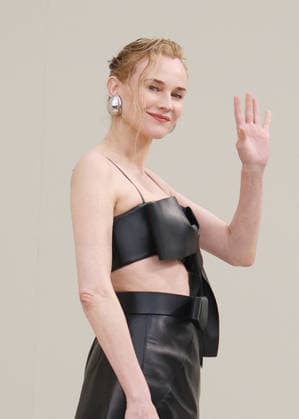 Diane Kruger at the Arrivals at the Givenchy Womenswear Collection Prêt à Porter Automne Hiver 2026 2027 show as part of Paris Fashion Week PFW à lHotel National des Invalides, à Paris, France, le 6 mars 2026 Denis Guignebourg Bestimage Arrivals at the Givenchy Womenswear Fall Winter 2026 2027 show as part of Paris Fashion Week on March 6, 2026 in Paris, France Paris France  Copyright: xDenisxGuignebourgx xBestimagexDenisxGuignebourgx xBestimagex