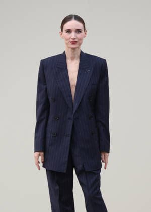 Rooney Mara at the Arrivals at the Givenchy Womenswear Collection Prêt à Porter Fall Winter 2026 2027 show as part of Paris Fashion Week PFW at the Hotel National des Invalides, in Paris, France, on March 6, 2026 Denis Guignebourg Bestimage Arrivals at the Givenchy Womenswear Fall Winter 2026 2027 show as part of Paris Fashion Week on March 6, 2026 in Paris, France Paris France  Copyright: xDenisxGuignebourgx xBestimagexDenisxGuignebourgx xBestimagex