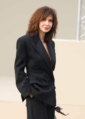 Anne Parillaud at the Arrivals at the Givenchy Womenswear Collection Prêt à Porter Automne Hiver 2026 2027 show as part of Paris Fashion Week PFW at the Hotel National des Invalides, in Paris, France, on March 6, 2026 Denis Guignebourg Bestimage Arrivals at the Givenchy Womenswear Fall Winter 2026 2027 show as part of Paris Fashion Week on March 6, 2026 in Paris, France Paris France  Copyright: xDenisxGuignebourgx xBestimagexDenisxGuignebourgx xBestimagex
