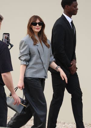 Elizabeth Olsen at the Arrivals at the Givenchy Womenswear Collection Prêt à Porter Automne Hiver 2026 2027 show as part of Paris Fashion Week PFW at the Hotel National des Invalides, in Paris, France, on March 6, 2026 Denis Guignebourg Bestimage Arrivals at the Givenchy Womenswear Fall Winter 2026 2027 show as part of Paris Fashion Week on March 6, 2026 in Paris, France Paris France  Copyright: xDenisxGuignebourgx xBestimagexDenisxGuignebourgx xBestimagex