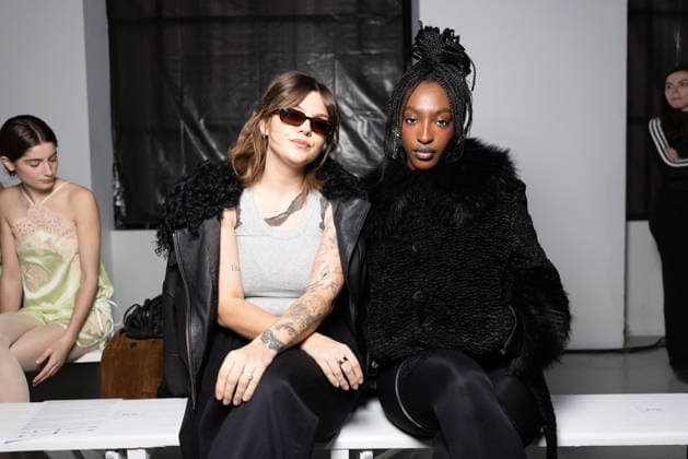 Louane Emerat , Ebony au Front Row du défilé Vaillant Collection Femme Prêt à Porter Automne Hiver 2026 2027 lors de la Fashion Week de Paris PFW au palais de Tokyo, à Paris, France, le 6 mars 2026 Julien Sarkissian Bestimage Front Row at the Vaillant Womenswear Fall Winter 2026 2027 presentation as part of Paris Fashion Week on March 06, 2026 in Paris, France Paris France  Copyright: xJulienxSarkissianx xBestimagexJulienxSarkissianx xBestimagex