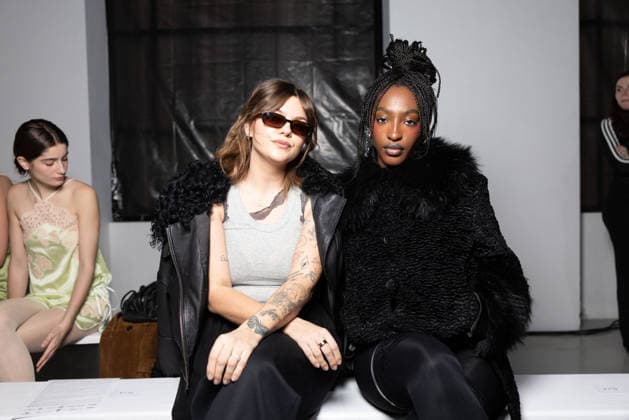 Louane Emerat , Ebony au Front Row du défilé Vaillant Collection Femme Prêt à Porter Automne Hiver 2026 2027 lors de la Fashion Week de Paris PFW au palais de Tokyo, à Paris, France, le 6 mars 2026 Julien Sarkissian Bestimage Front Row at the Vaillant Womenswear Fall Winter 2026 2027 presentation as part of Paris Fashion Week on March 06, 2026 in Paris, France Paris France  Copyright: xJulienxSarkissianx xBestimagexJulienxSarkissianx xBestimagex