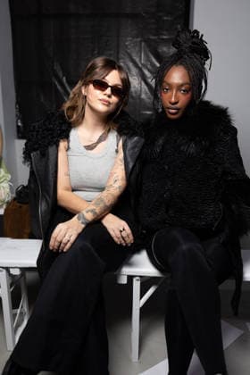 Louane Emerat , Ebony au Front Row du défilé Vaillant Collection Femme Prêt à Porter Automne Hiver 2026 2027 lors de la Fashion Week de Paris PFW au palais de Tokyo, à Paris, France, le 6 mars 2026 Julien Sarkissian Bestimage Front Row at the Vaillant Womenswear Fall Winter 2026 2027 presentation as part of Paris Fashion Week on March 06, 2026 in Paris, France Paris France  Copyright: xJulienxSarkissianx xBestimagexJulienxSarkissianx xBestimagex