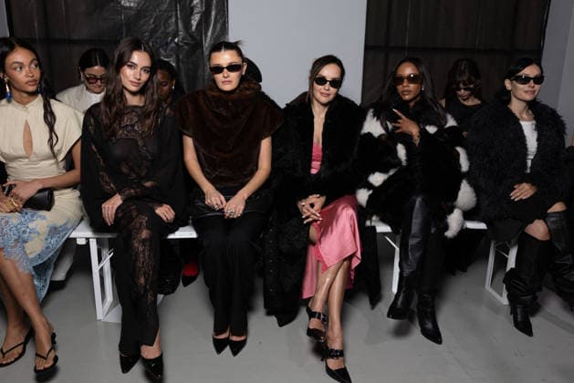 Cristina Cheni, Maia Cotton, Coco Schiffer, Ginevra Mavilla, Fanny Bourdette, guest at the Front Row at the Vaillant Womenswear Collection Fall Winter 2026 2027 presentation as part of Paris Fashion Week PFW at the Palais de Tokyo in Paris, France on March 06, 2026 Julien Sarkissian Bestimage Front Row at the Vaillant Womenswear Fall Winter 2026 2027 presentation as part of Paris Fashion Week on March 06, 2026 in Paris, France Paris France  Copyright: xJulienxSarkissianx xBestimagexJulienxSarkissianx xBestimagex