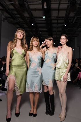 Camille Jansen, Gina Jimenez, Yasmine Fraioli et Sahteene Sednaoui au Front Row du défilé Vaillant Collection Femme Prêt à Porter Automne Hiver 2026 2027 lors de la Fashion Week de Paris PFW au palais de Tokyo, à Paris, France, le 6 mars 2026 Julien Sarkissian Bestimage Front Row at the Vaillant Womenswear Fall Winter 2026 2027 presentation as part of Paris Fashion Week on March 06, 2026 in Paris, France Paris France  Copyright: xJulienxSarkissianx xBestimagexJulienxSarkissianx xBestimagex