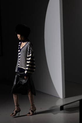 Défilé Vaillant Collection Femme Prêt à Porter Automne Hiver 2026 2027 lors de la Fashion Week de Paris PFW au palais de Tokyo, à Paris, France, le 6 mars 2026 Julien Sarkissian Bestimage Runway during the Vaillant Womenswear Fall Winter 2026 2027 presentation as part of Paris Fashion Week on March 06, 2026 in Paris, France Paris France  Copyright: xJulienxSarkissianx xBestimagexJulienxSarkissianx xBestimagex
