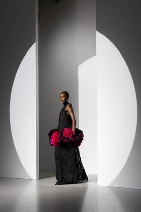 Défilé Vaillant Collection Femme Prêt à Porter Automne Hiver 2026 2027 lors de la Fashion Week de Paris PFW au palais de Tokyo, à Paris, France, le 6 mars 2026 Julien Sarkissian Bestimage Runway during the Vaillant Womenswear Fall Winter 2026 2027 presentation as part of Paris Fashion Week on March 06, 2026 in Paris, France Paris France  Copyright: xJulienxSarkissianx xBestimagexJulienxSarkissianx xBestimagex