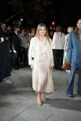 Guest at the arrivals at the Victoria Beckham Womenswear Fall Winter 2026 2027 presentation as part of Paris Fashion Week on March 6, 2026 in Paris, France Anne Sophie Guebey Bestimage Arrivals at the Victoria Beckham Womenswear Fall Winter 2026 2027 presentation as part of Paris Fashion Week on March 6, 2026 in Paris, France  Copyright: xAnne-SophiexGuebeyx xBestimagexAnne-SophiexGuebeyx xBestimagex