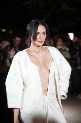 Guest at the arrivals at the Victoria Beckham Womenswear Fall Winter 2026 2027 presentation as part of Paris Fashion Week on March 6, 2026 in Paris, France Anne Sophie Guebey Bestimage Arrivals at the Victoria Beckham Womenswear Fall Winter 2026 2027 presentation as part of Paris Fashion Week on March 6, 2026 in Paris, France  Copyright: xAnne-SophiexGuebeyx xBestimagexAnne-SophiexGuebeyx xBestimagex