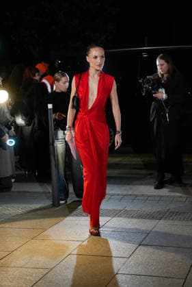 Guest at the arrivals at the Victoria Beckham Womenswear Fall Winter 2026 2027 presentation as part of Paris Fashion Week on March 6, 2026 in Paris, France Anne Sophie Guebey Bestimage Arrivals at the Victoria Beckham Womenswear Fall Winter 2026 2027 presentation as part of Paris Fashion Week on March 6, 2026 in Paris, France  Copyright: xAnne-SophiexGuebeyx xBestimagexAnne-SophiexGuebeyx xBestimagex