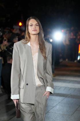 Guest at the arrivals at the Victoria Beckham Womenswear Fall Winter 2026 2027 presentation as part of Paris Fashion Week on March 6, 2026 in Paris, France Anne Sophie Guebey Bestimage Arrivals at the Victoria Beckham Womenswear Fall Winter 2026 2027 presentation as part of Paris Fashion Week on March 6, 2026 in Paris, France  Copyright: xAnne-SophiexGuebeyx xBestimagexAnne-SophiexGuebeyx xBestimagex