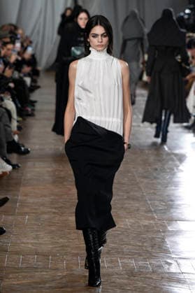 Lanvin Womenswear Collection Fall Winter 2026 2027 show as part of Paris Fashion Week PFW at the Galerie de Géologie et de Minéralogie, Paris, France, March 06, 2026 Bestimage Runway during the Lanvin Womenswear Fall Winter 2026 2027 show as part of Paris Fashion Week on March 06, 2026 in Paris, France Paris France  Copyright: xAgencex xBestimagexAgencex xBestimagex