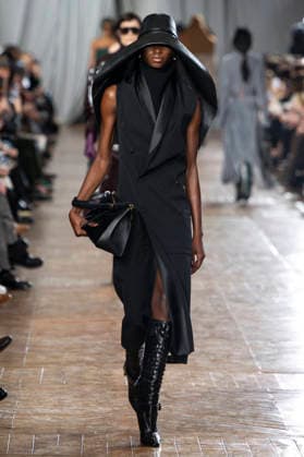 Lanvin Womenswear Collection Fall Winter 2026 2027 show as part of Paris Fashion Week PFW at the Galerie de Géologie et de Minéralogie, Paris, France, March 06, 2026 Bestimage Runway during the Lanvin Womenswear Fall Winter 2026 2027 show as part of Paris Fashion Week on March 06, 2026 in Paris, France Paris France  Copyright: xAgencex xBestimagexAgencex xBestimagex