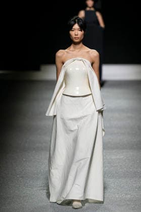 Issey Miyake Womenswear Collection Fall Winter 2026 2027 show as part of Paris Fashion Week PFW , à Paris, France, le 6 mars 2026 Bestimage Runway during the Issey Miyake Womenswear Fall Winter 2026 2027 show as part of Paris Fashion Week on March 06, 2026 in Paris, France Paris France  Copyright: xAgencex xBestimagexAgencex xBestimagex