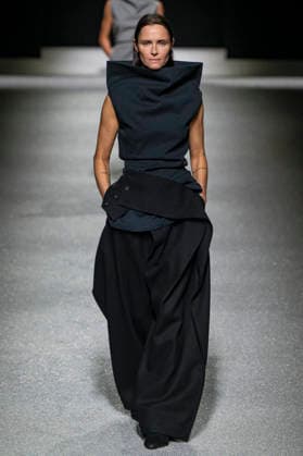 Issey Miyake Womenswear Collection Fall Winter 2026 2027 show as part of Paris Fashion Week PFW , à Paris, France, le 6 mars 2026 Bestimage Runway during the Issey Miyake Womenswear Fall Winter 2026 2027 show as part of Paris Fashion Week on March 06, 2026 in Paris, France Paris France  Copyright: xAgencex xBestimagexAgencex xBestimagex