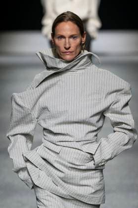 Issey Miyake Womenswear Collection Fall Winter 2026 2027 show as part of Paris Fashion Week PFW , à Paris, France, le 6 mars 2026 Bestimage Runway during the Issey Miyake Womenswear Fall Winter 2026 2027 show as part of Paris Fashion Week on March 06, 2026 in Paris, France Paris France  Copyright: xAgencex xBestimagexAgencex xBestimagex
