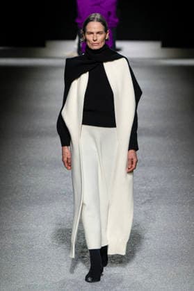 Issey Miyake Womenswear Collection Fall Winter 2026 2027 show as part of Paris Fashion Week PFW , à Paris, France, le 6 mars 2026 Bestimage Runway during the Issey Miyake Womenswear Fall Winter 2026 2027 show as part of Paris Fashion Week on March 06, 2026 in Paris, France Paris France  Copyright: xAgencex xBestimagexAgencex xBestimagex