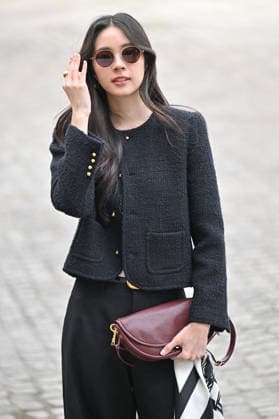 PFW Celine Outside Arrivals Guest arriving at the Celine show during Fashion Week in Paris, France on March 7, 2026. Photo by Julien Reynaud APS-Medias ABACAPRESS.COM Paris France  Copyright: xReynaudxJulien APS-Medias ABACAx