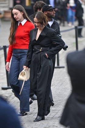 PFW Celine Outside Arrivals Sarah Paulson arriving at the Celine show during Fashion Week in Paris, France on March 7, 2026. Photo by Julien Reynaud APS-Medias ABACAPRESS.COM Paris France  Copyright: xReynaudxJulien APS-Medias ABACAx